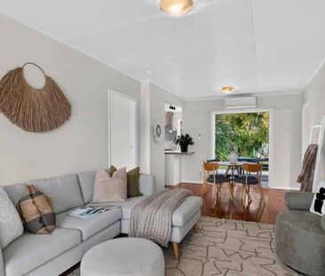 Two Bedroom Bungalow in The Wood - Photo 2