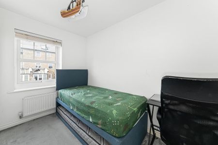 3 bedroom terraced house to rent - Photo 4