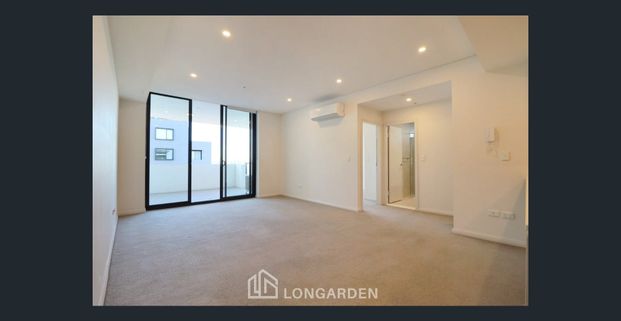 High-Level Spacious Apartment With A Great View! - Photo 1