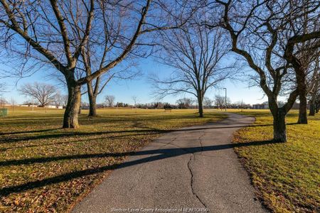 For Lease - 2922 RIVARD Unit# 112, Windsor, Ontario - Photo 4