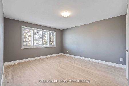 For Lease - 8357 Beaverdams Road, Niagara Falls, Ontario - Photo 2