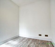 1 BEDROOM Room - Photo 3