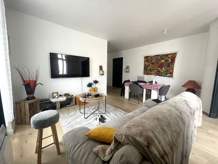 Location Appartement 4 pièces 113m² - Photo 2