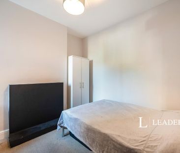 4 bedroom terraced house to rent - Photo 3