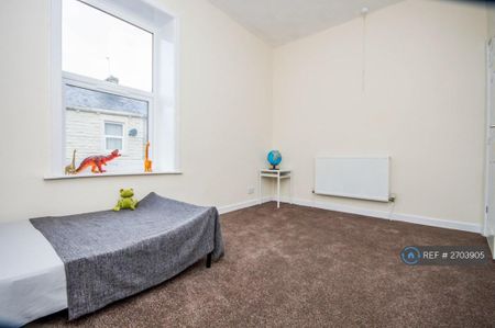 3 bedroom terraced house to rent - Photo 5