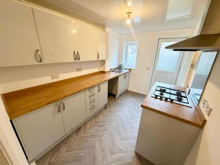 2 bedroom terraced house to rent - Photo 2