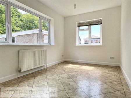 2 bedroom bungalow to rent - Photo 2