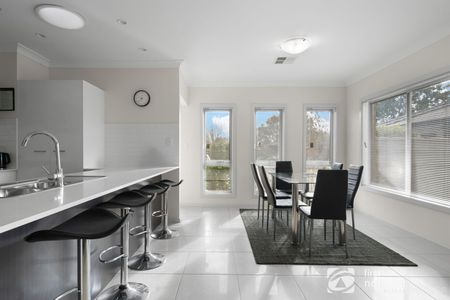 FULLY SERVICED THREE BEDROOM EXECUTIVE VILLA - Photo 3