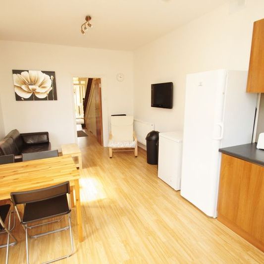 Frederica Road, Bournemouth - Photo 1