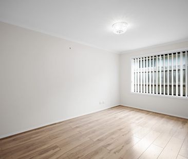 Spacious Family Living in a Quiet Rowville Pocket - Photo 4