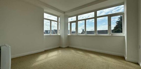 Tavistock Avenue, London, E17 - Photo 2