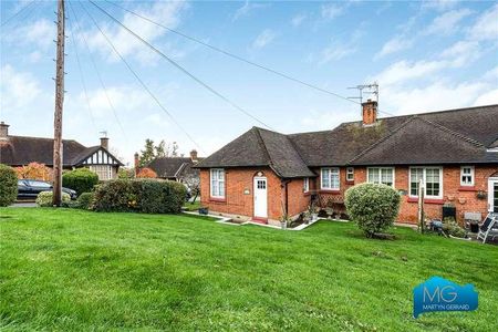 Chalet Estate, Hammers Lane, London, NW7 - Photo 4