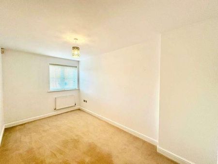 Paddock Gate, North Street, Winkfield, Windsor, Berkshire, RG12 - Photo 3