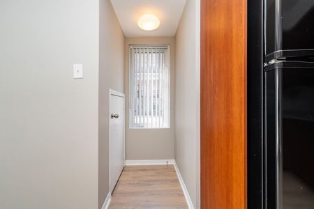 For Lease - 3050 Erin Centre Boulevard Unit# 160, Mississauga, Ontario - Photo 4