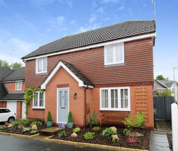 4 bedroom detached house to rent - Photo 2