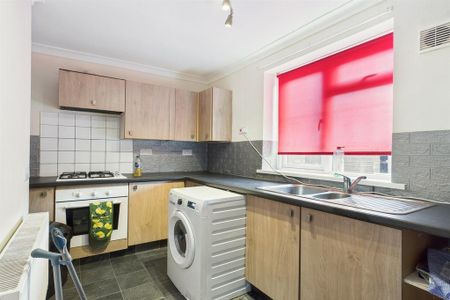 2 bedroom bungalow to rent - Photo 3