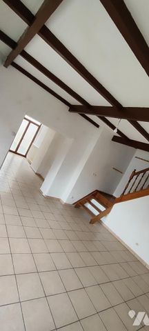 A LOUER: Sur la commune d'Esquerchin - Maison T4 en plein coeur du village - Photo 2