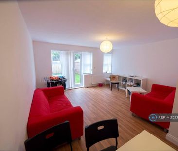 4 bedroom semi-detached house to rent - Photo 1