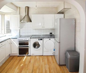 3 bedroom House To Let - Photo 4