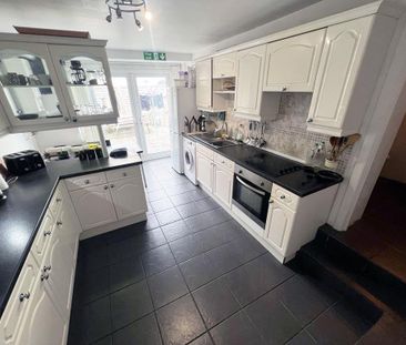 1 bed terraced house to rent in Ferry Road, Grangetown, Cardiff, CF11 - Photo 2