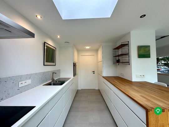 Instapklare gezinswoning met zonnige tuin, drie slaapkamers en garage te Sint-Andries - Photo 1