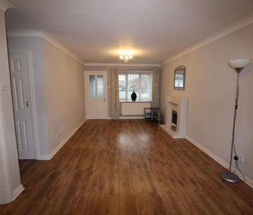 3 bedroom detached house to rent - Photo 2