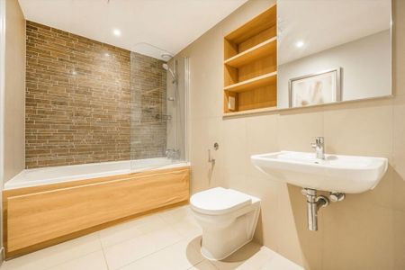 3 bedroom flat to rent - Photo 5