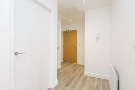 2 bedroom Apartment to rent - Photo 3