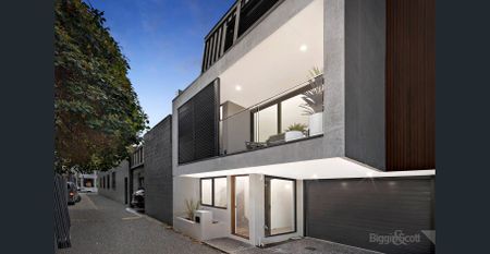 Spacious home in a Sought after Setting! - Photo 4