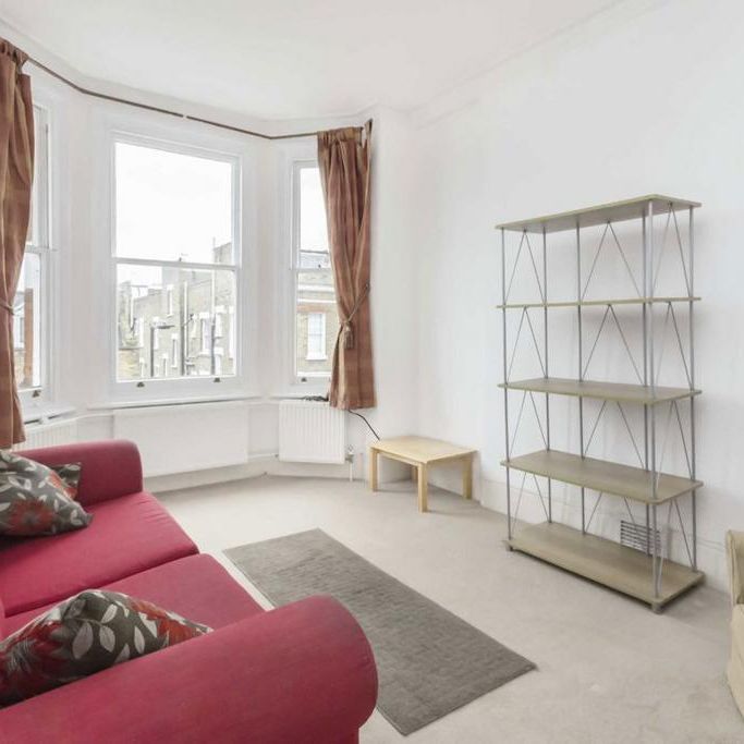 2 bedroom flat to rent - Photo 1