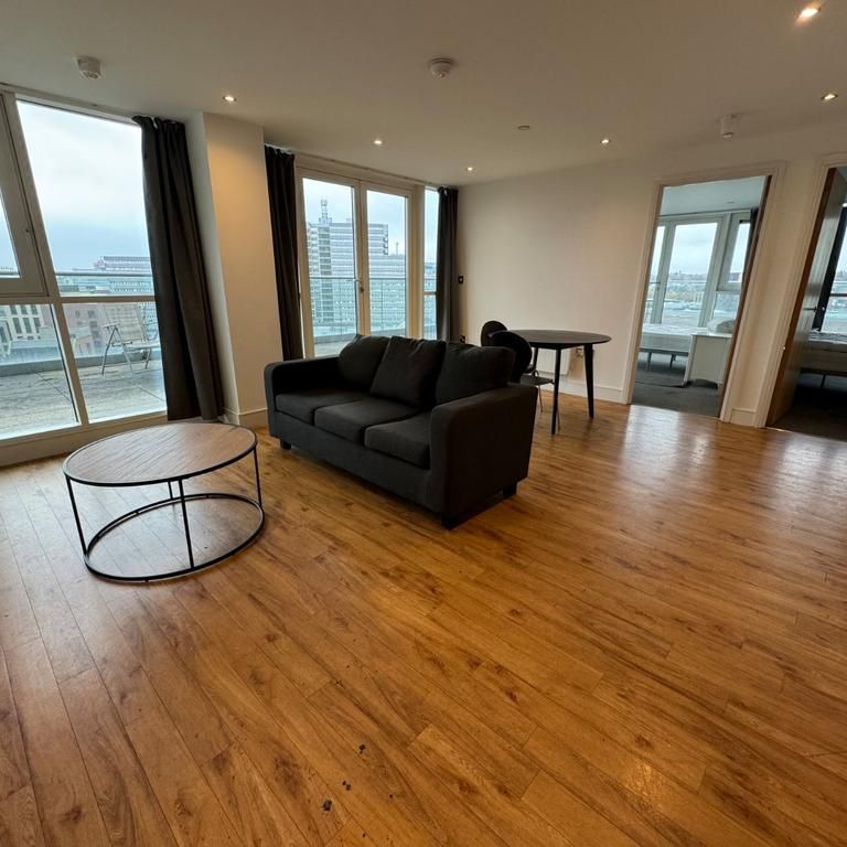 2 bedroom flat to rent - Photo 1