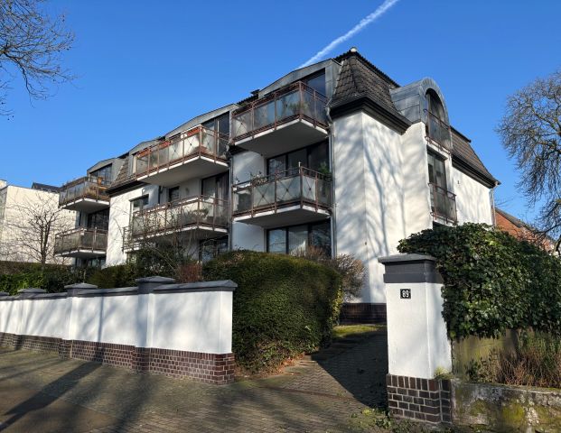 Helle 3 Zimmer-Wohnung im EG/Hochparterre mit Balkon in äußerst gepflegtem Mehrfamilienhaus - Foto 1