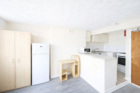 2 Bed Flat, Westow Hill, SE19 - Photo 4