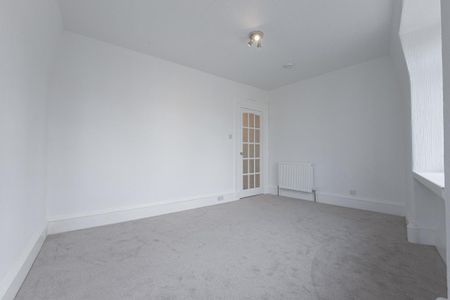 3 bedroom apartment to rent - Photo 2