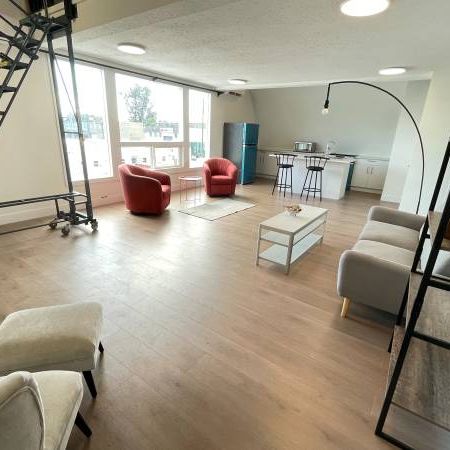 Renovated Loft in Mission Waterfront - Shop Available Below - Photo 3