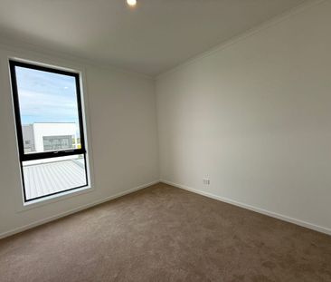 Modern Family Home in Wollert with 4 Bedrooms - Photo 6