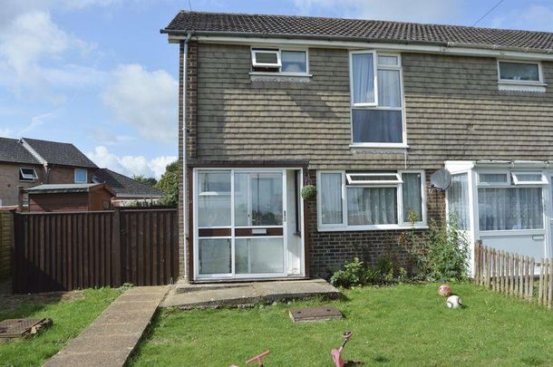 3 bedroom end of terrace house to rent - Photo 1