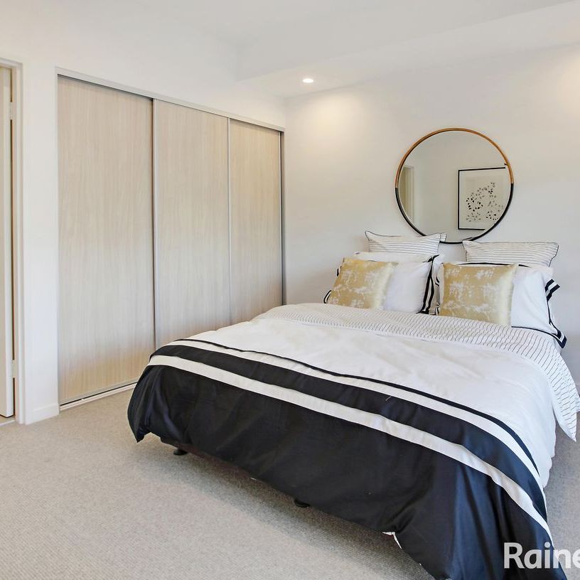 Modern 2 Bedroom + Study - Photo 1