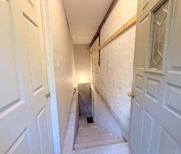 For Lease - 38 Burnhamthorpe Road Unit# Lower, Oakville, Ontario - Photo 3