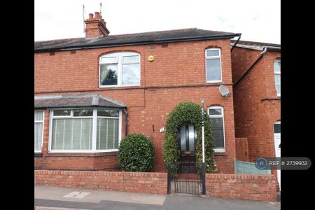 3 bedroom semi-detached house to rent - Photo 3