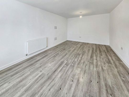 4 bedroom detached house to rent - Photo 1