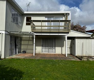 12 Halberg Street, Papakura - Photo 2