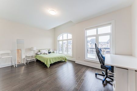 For Lease - 45 Shining Willow Court, Richmond Hill, Ontario - Photo 2