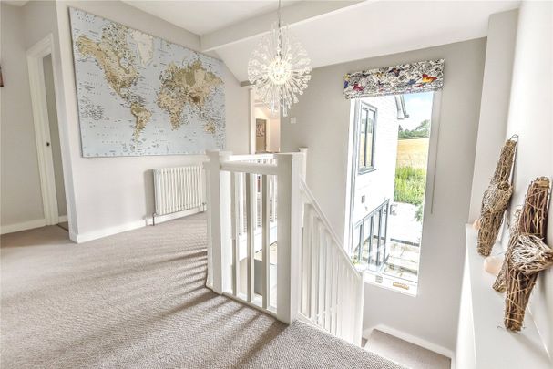 5 bedroom detached house to rent - Photo 1