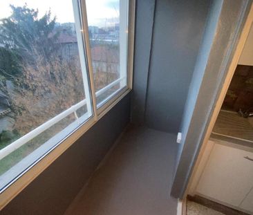 Location Appartement 3 pièces 56m² VAULX EN VELIN 69120 - Photo 5