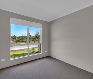 Four Bedroom Home in Hilbert - Photo 4