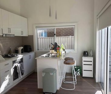 Caulfield North - Photo 5