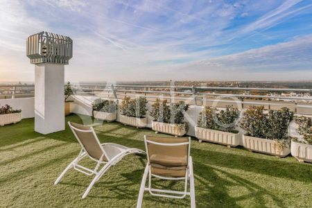 3 room luxury Apartment for rent in Madrid, Spain - Photo 2