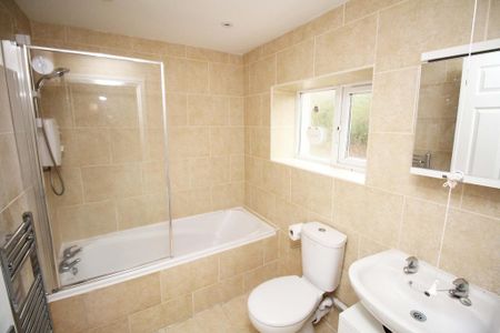 2 bedroom terraced house to rent - Photo 2