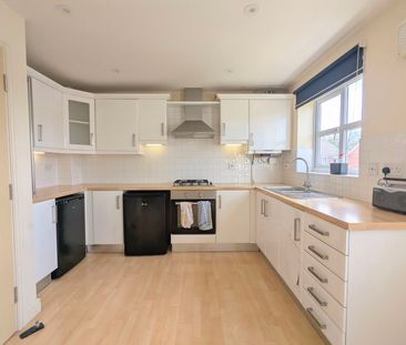 To Let – Kew House Drive, Scarisbrick – Three Bedroom Townhouse - Photo 2